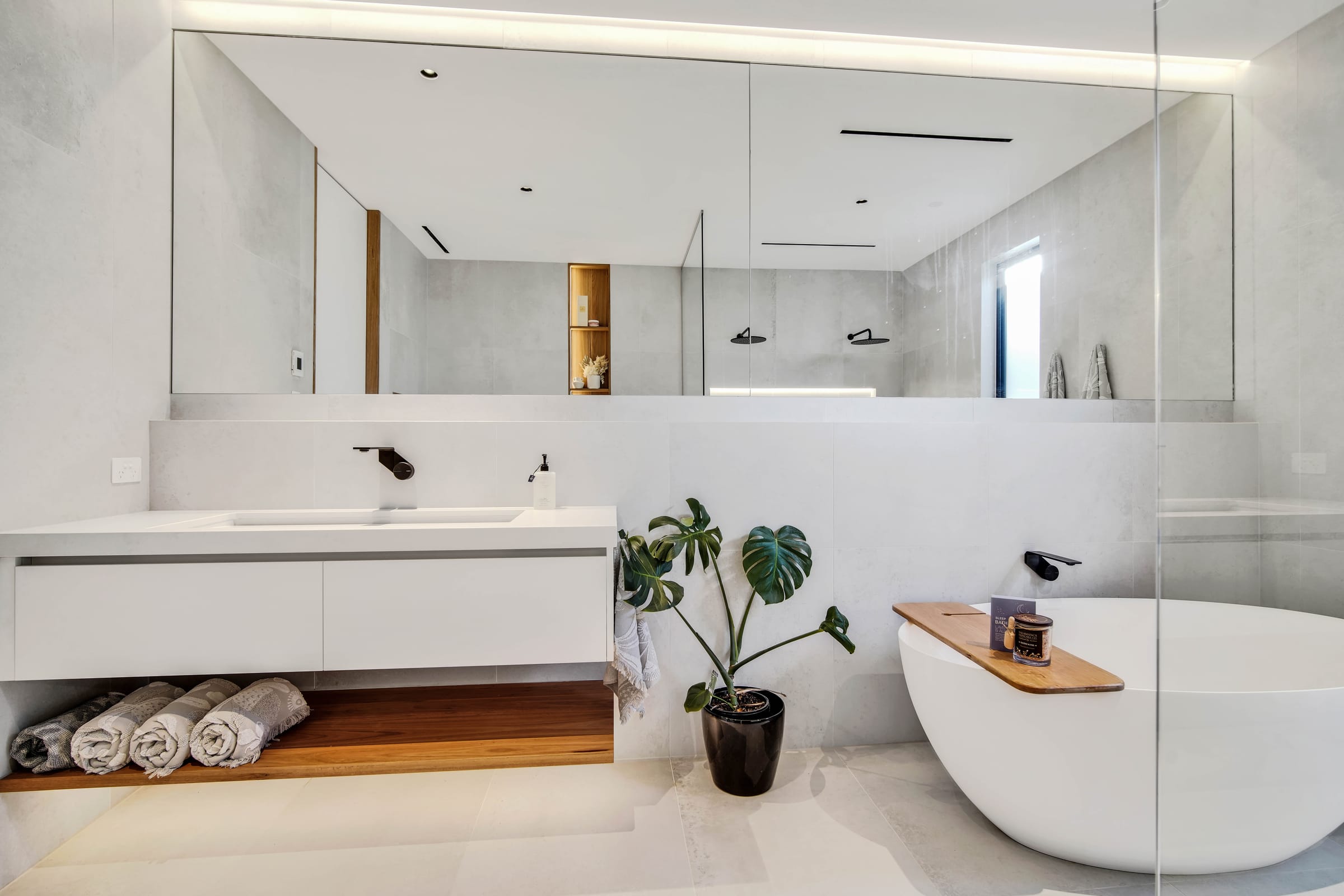 Asgard — Main Bathroom — Bathroom Project by Zanetto Builders, Tasmania