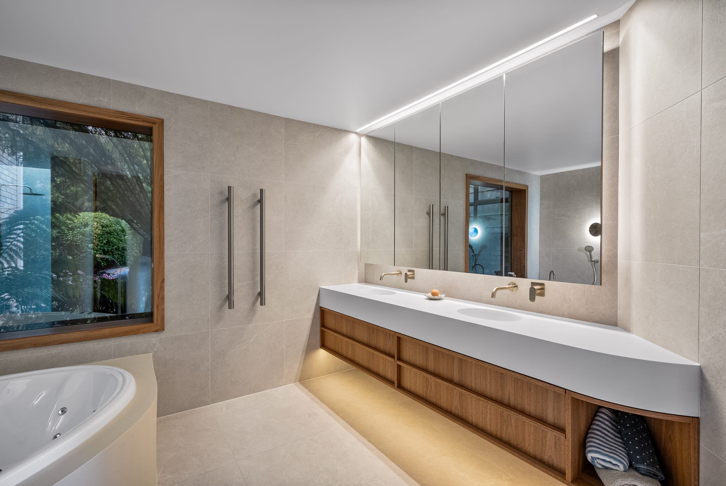 The Curve — Bathroom Project by Zanetto Builders, Tasmania