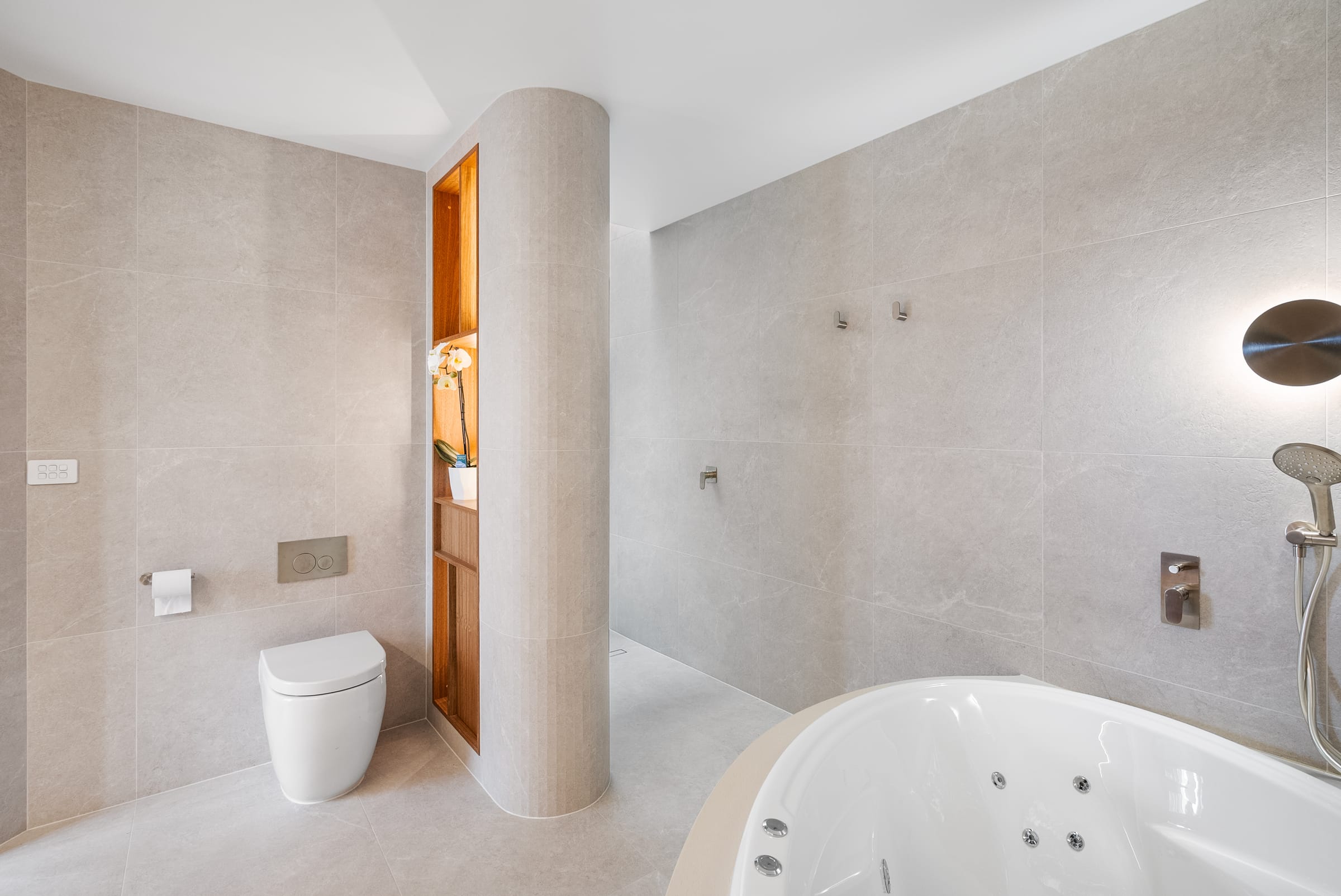 The Curve — Bathroom Project by Zanetto Builders, Tasmania