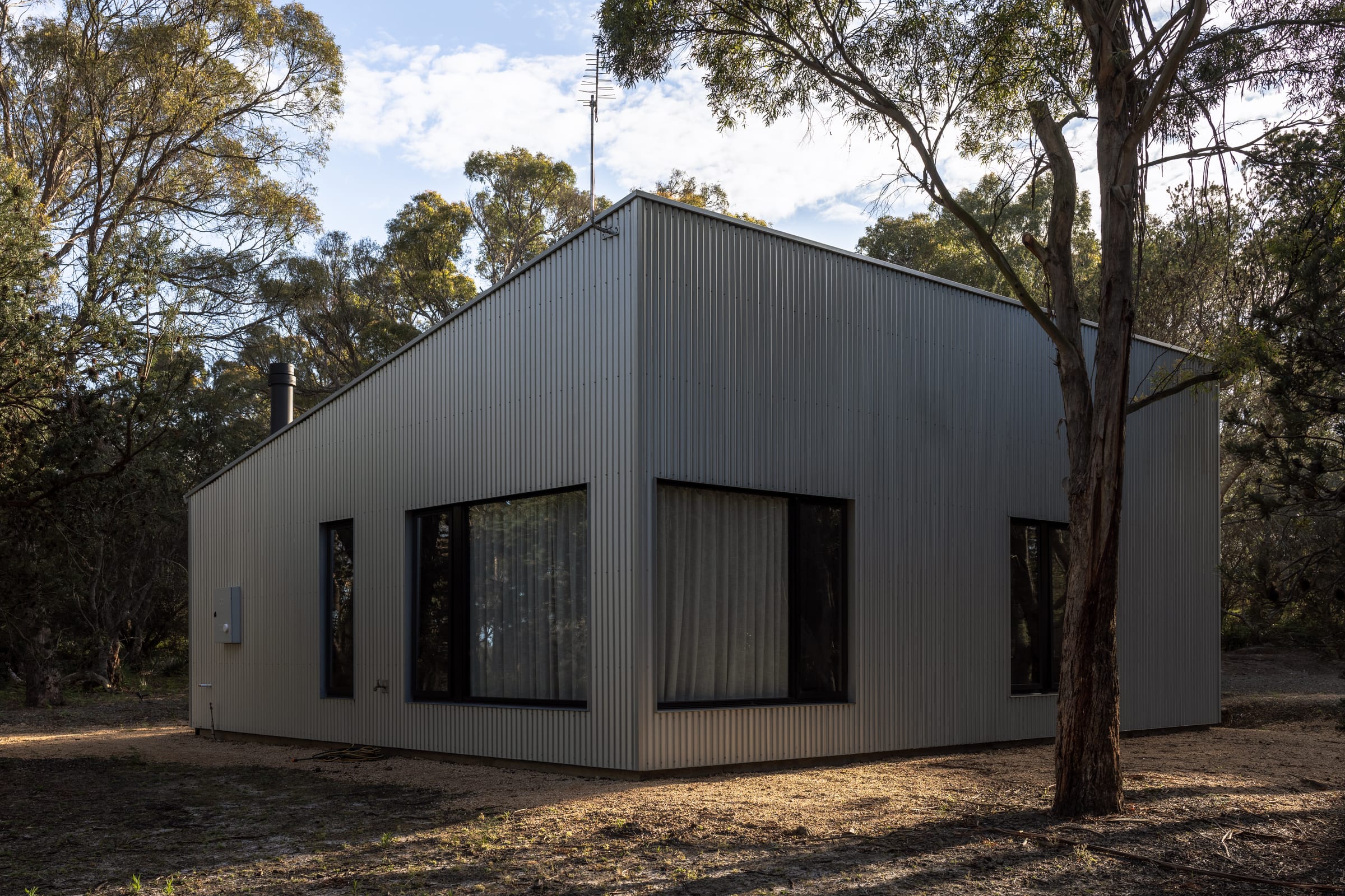 The Hide — Forever Home by Zanetto Builders, Tasmania